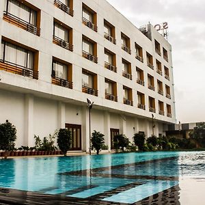 Solitaire Hotel And Resorts